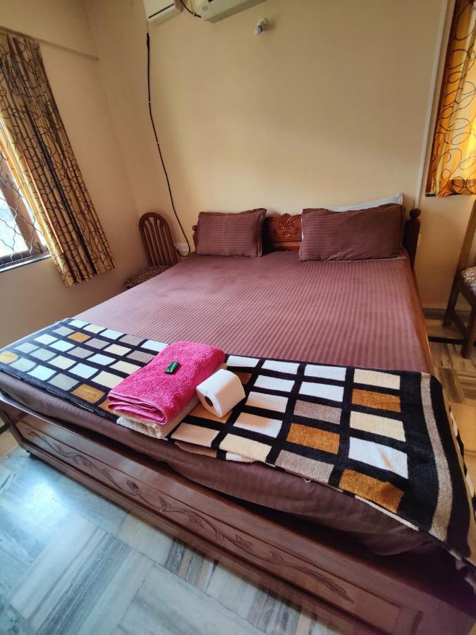 Menezes House Hotel ปณชี ภายนอก รูปภาพ
