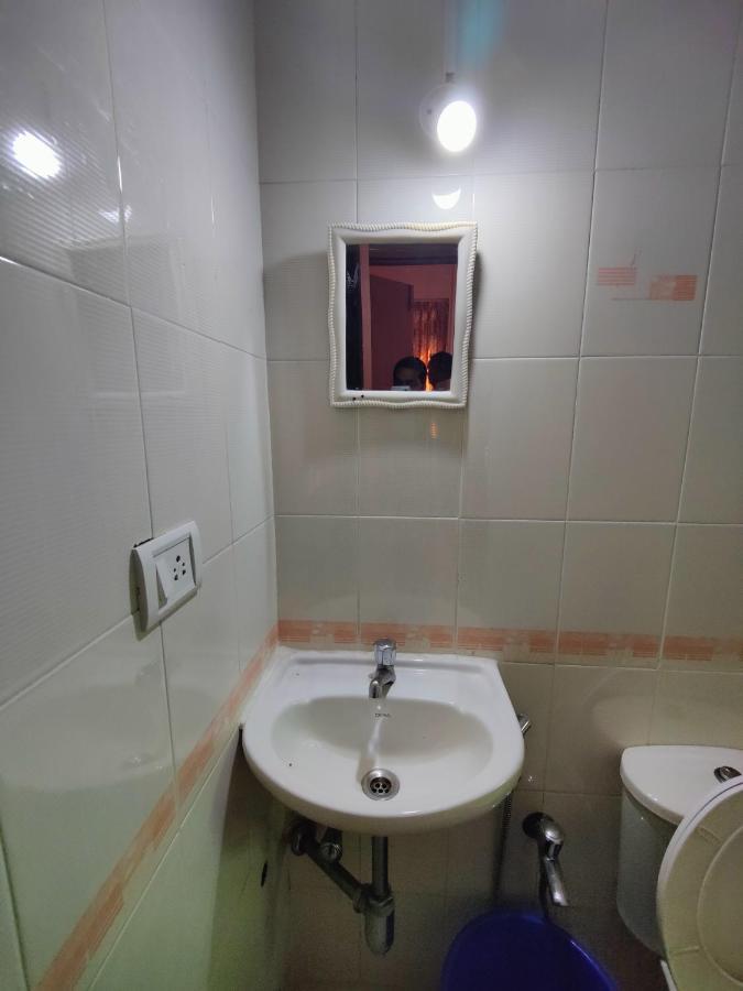 Menezes House Hotel ปณชี ภายนอก รูปภาพ