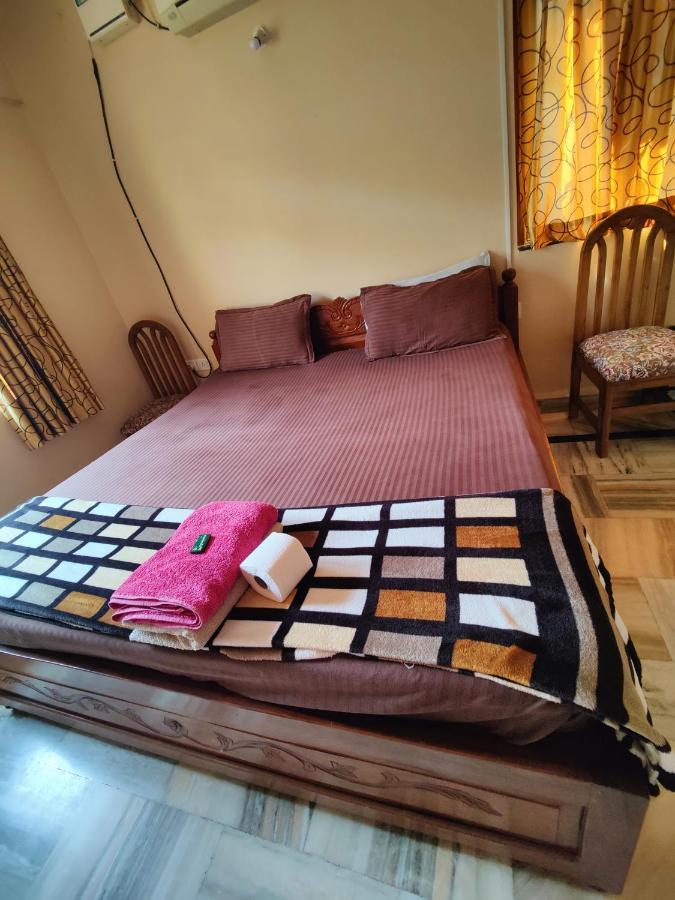 Menezes House Hotel ปณชี ภายนอก รูปภาพ