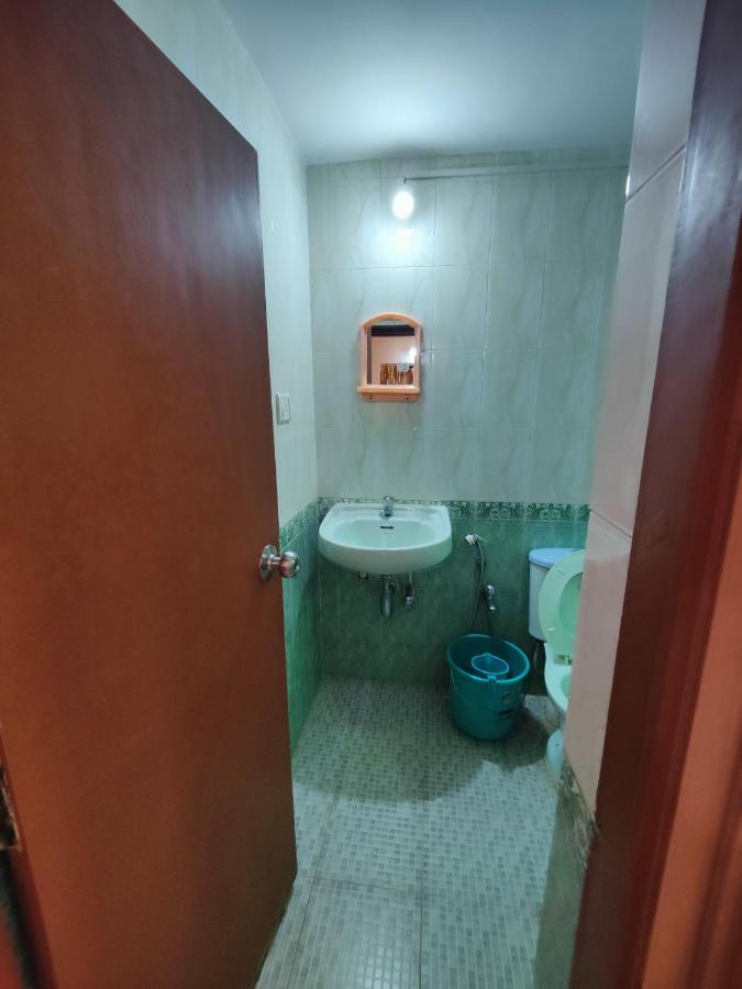 Menezes House Hotel ปณชี ภายนอก รูปภาพ