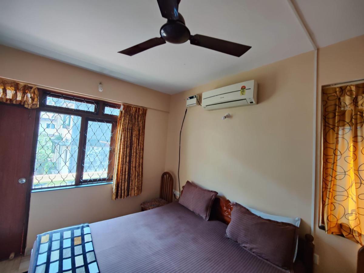 Menezes House Hotel ปณชี ภายนอก รูปภาพ