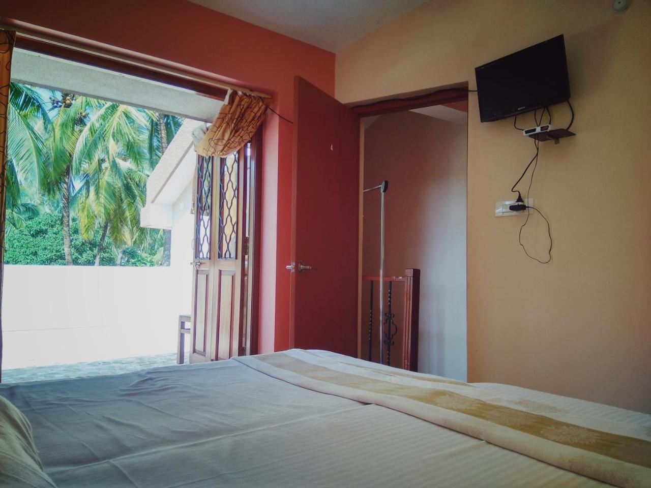 Menezes House Hotel ปณชี ภายนอก รูปภาพ