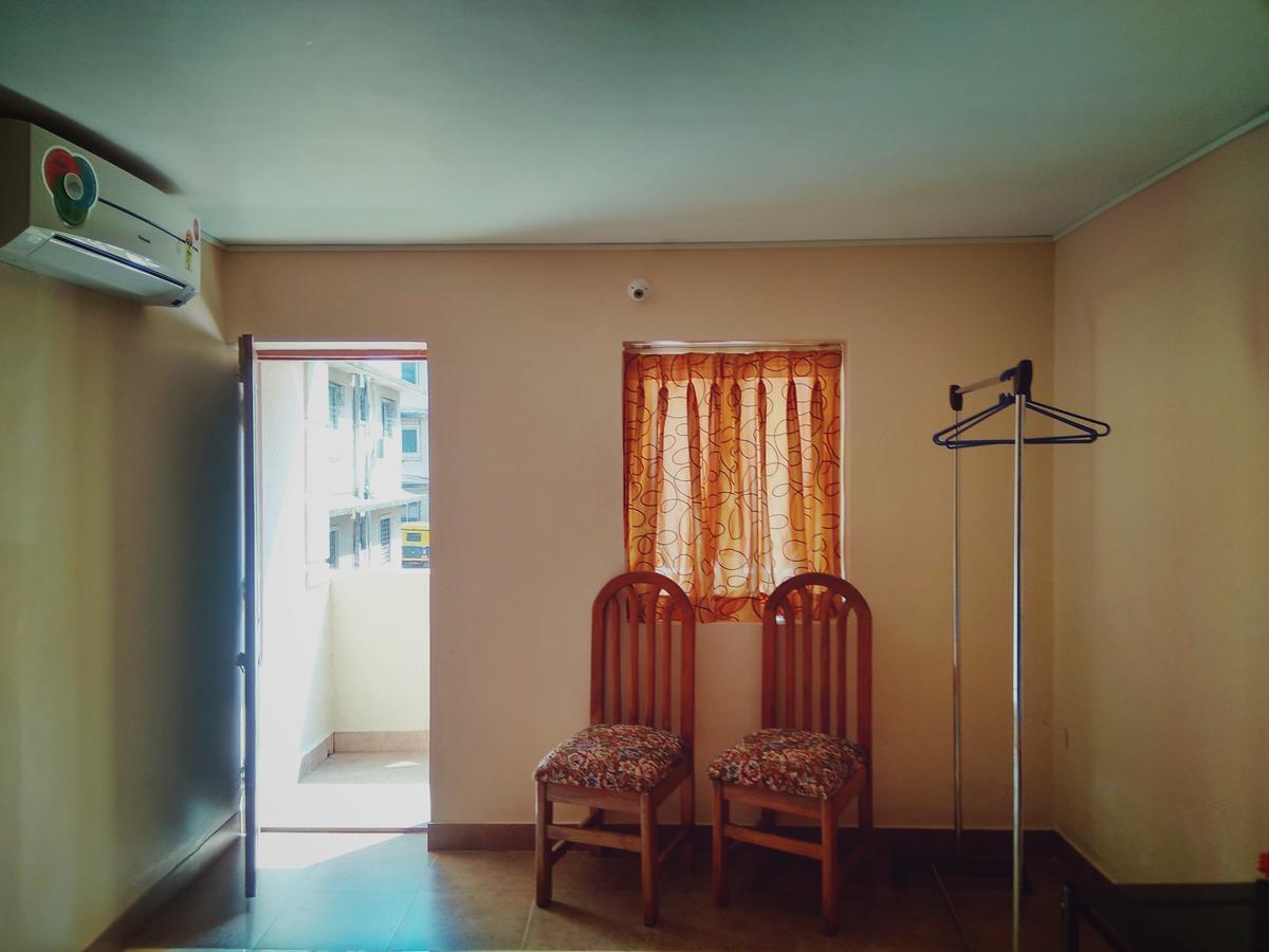 Menezes House Hotel ปณชี ภายนอก รูปภาพ