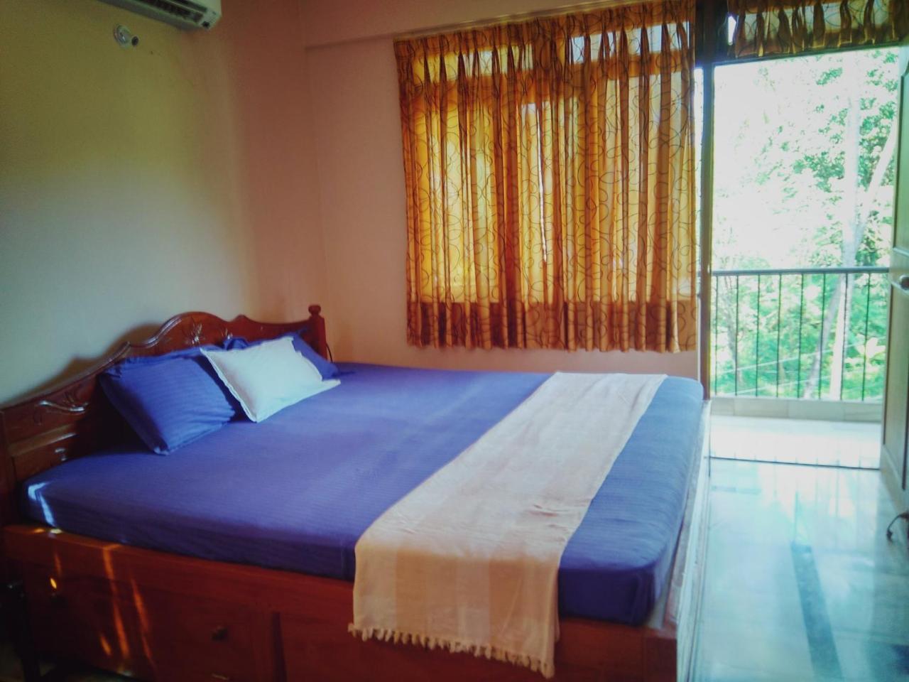 Menezes House Hotel ปณชี ภายนอก รูปภาพ