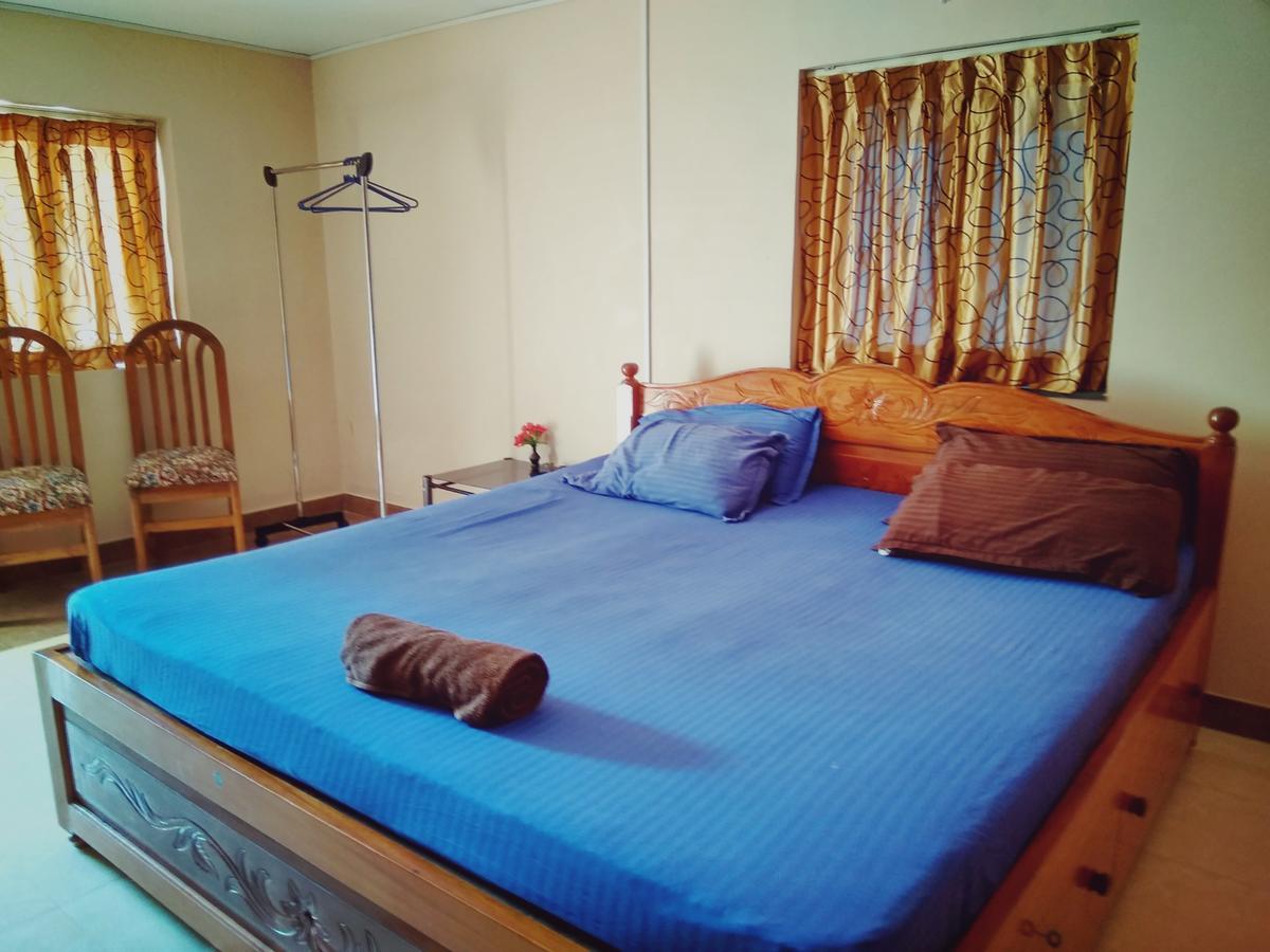 Menezes House Hotel ปณชี ภายนอก รูปภาพ
